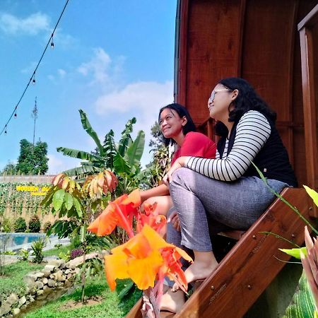 Wooden House Paseban Villa Bogor Esterno foto