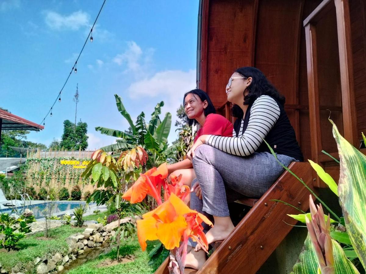 Wooden House Paseban Villa Bogor Esterno foto