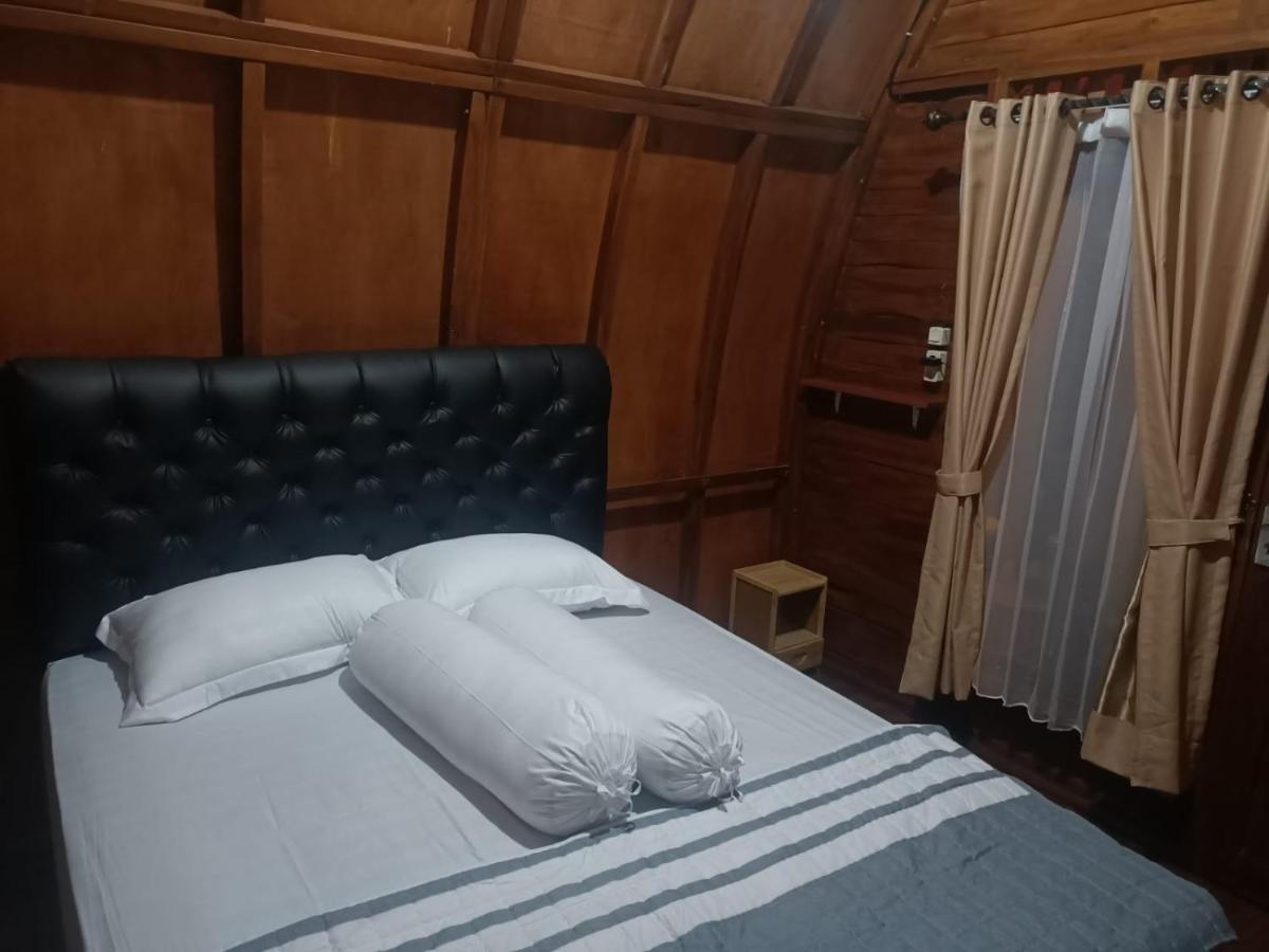 Wooden House Paseban Villa Bogor Esterno foto